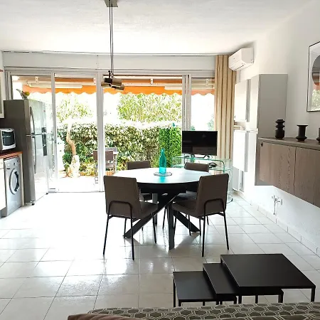 Douka T2 Wifi Clim Piscine En Saison - Centre Proche Plage-port - Motte * Λα Γκραντ-Μοτ