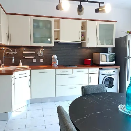 Douka T2 Wifi Clim Piscine En Saison - Centre Proche Plage-port - Motte Appartement