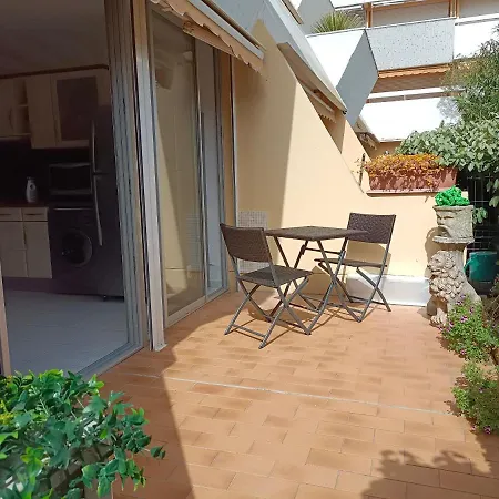Douka T2 Wifi Clim Piscine En Saison - Centre Proche Plage-port - Motte Apartment *
